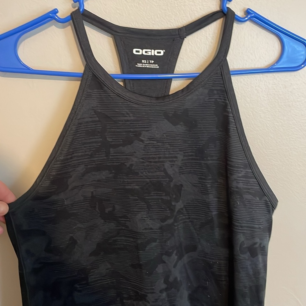 Ogio Tank - Picture 5 of 6